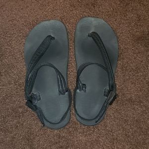 Pre loved Earth Runners sandals